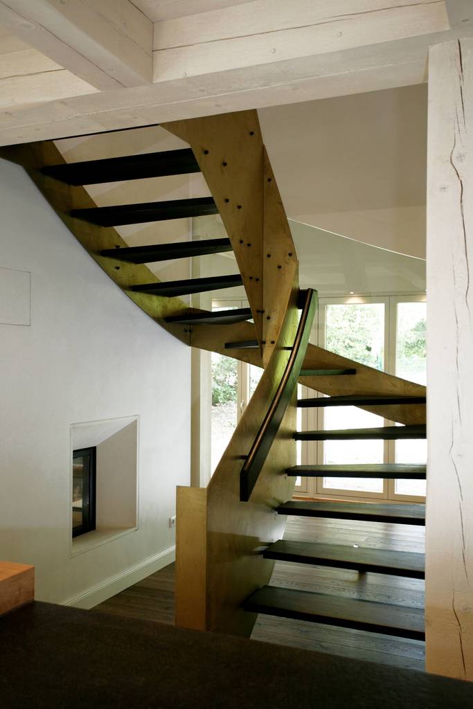 Treppe In Das Dachgescho Homify treppe-in-das-dachgescho-homify