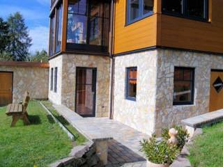 Fassade aus naturstein moderne häuser von mosaikdesigns modern homify