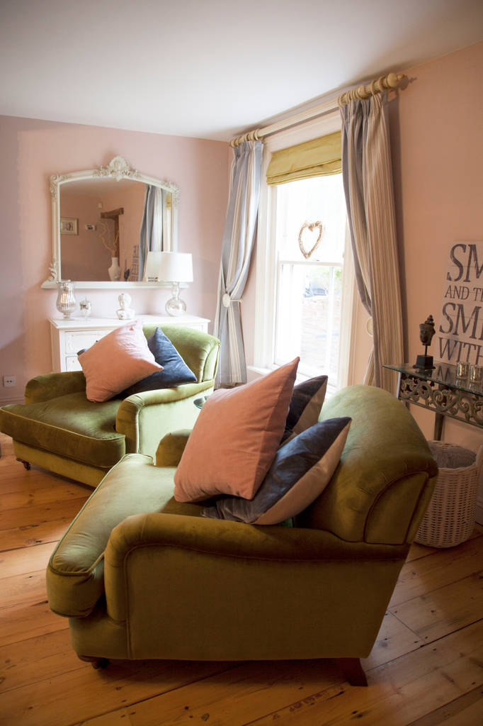 Mixing the classic rustic elements of an english farmhouse with an ...