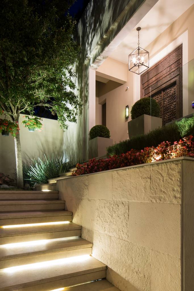 Acceso rousseau arquitectos pasillos, vestíbulos y escaleras modernos