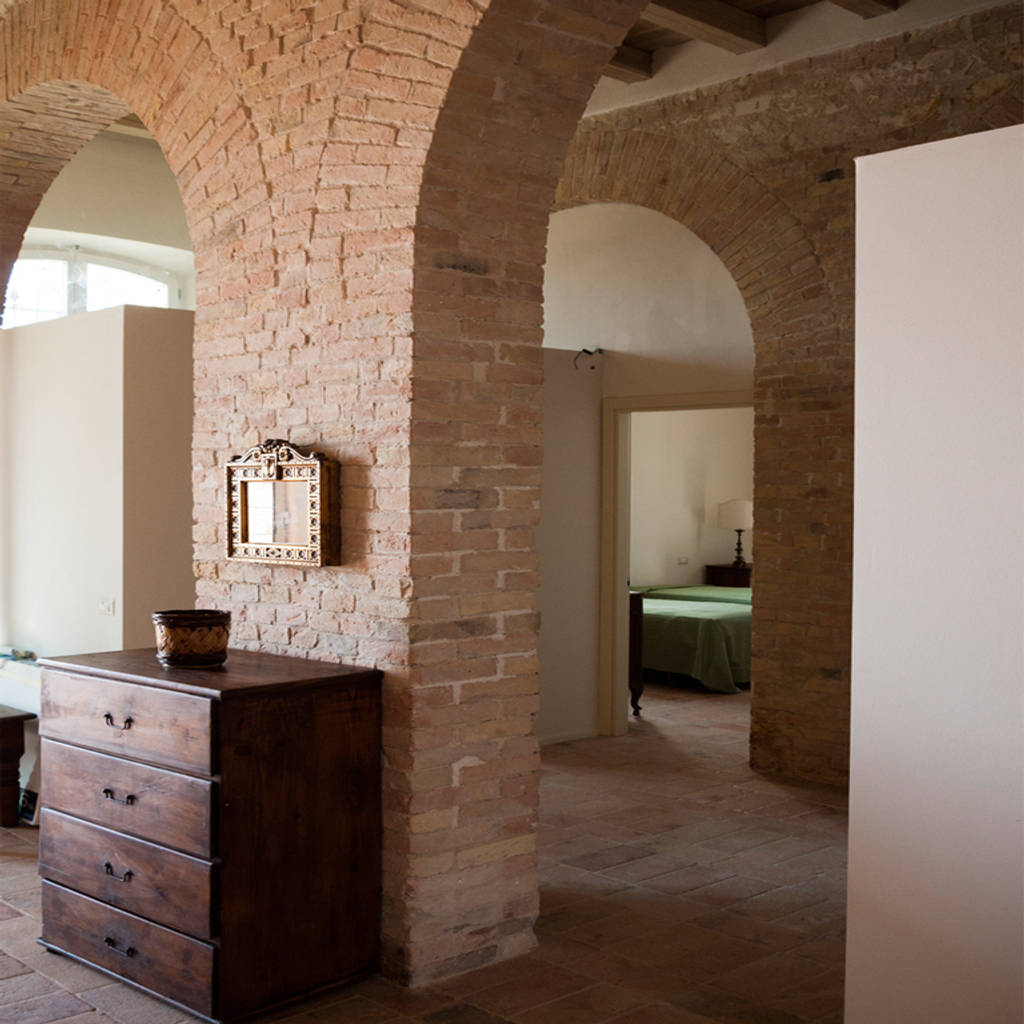 Restauro e risanamento conservativo con parziale rifunzionalizzazione dei granai di villa vetta Restauro e risanamento conservativo con parziale rifunzionalizzazione dei granai di villa vetta