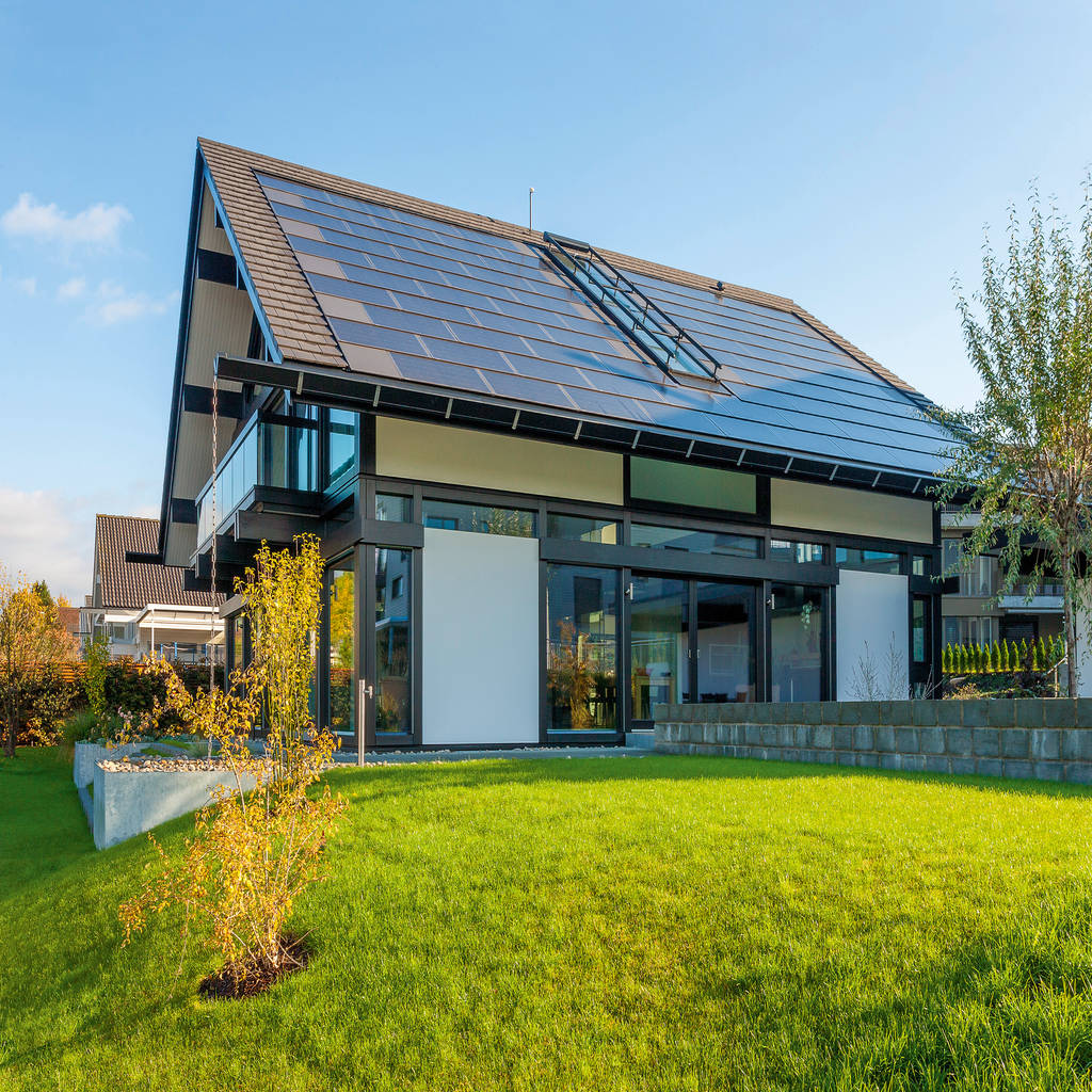 Case moderne di huf haus gmbh u. co. kg moderno homify