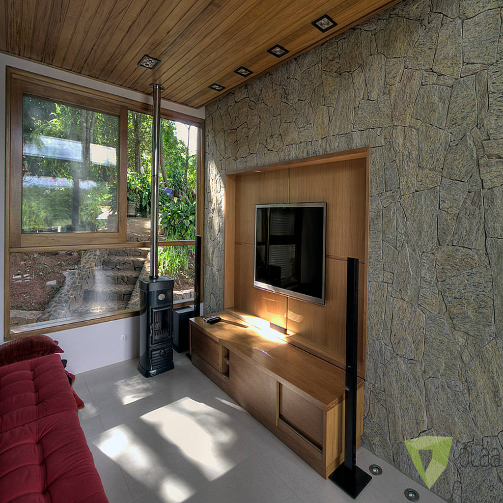 Salas multimedia rústicas de olaa arquitetos rústico | homify