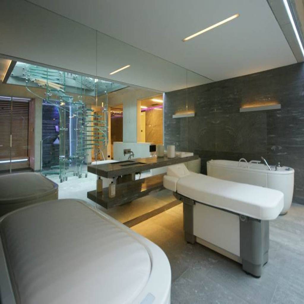 Guesthouse met spa en welness spa door kleurinkleur interieur
