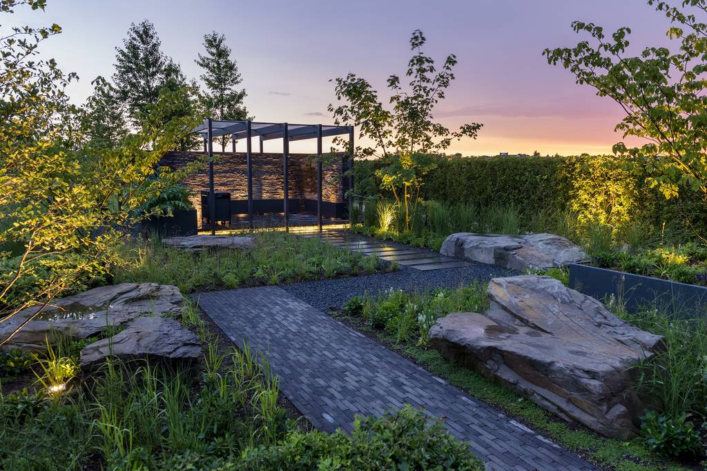 Giardino moderno di gartenlandschaft berg & co. gmbh ...