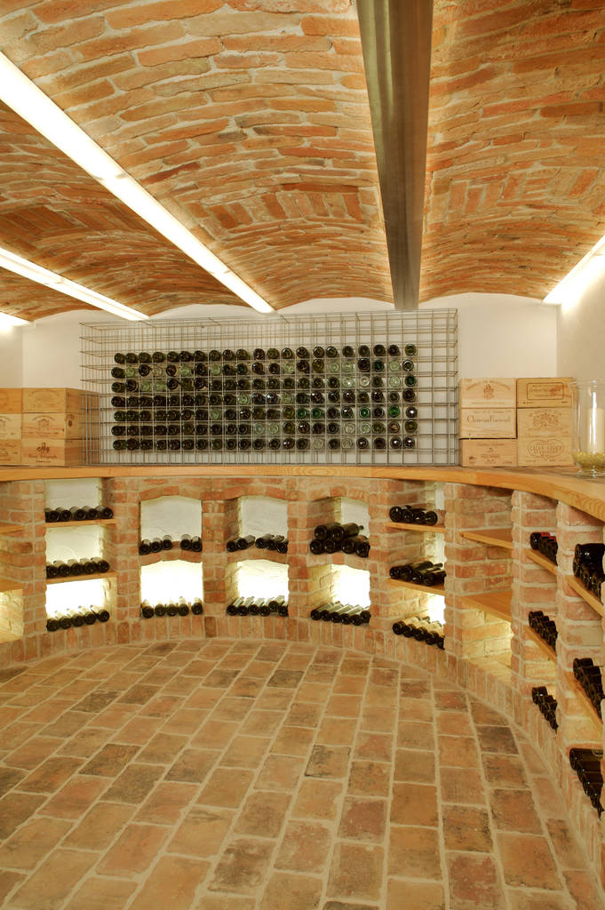 gew-lbekeller-mit-integriertem-weinregal-aus-ziegeln-homify