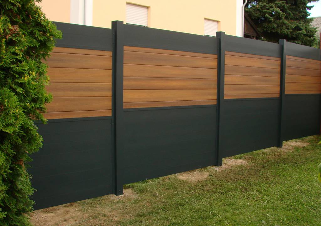 Sichtschutz Aus Aluminium Und Wpc Moderner Balkon Veranda Terrasse Von Bego Holz Und Stahl Modern Homify