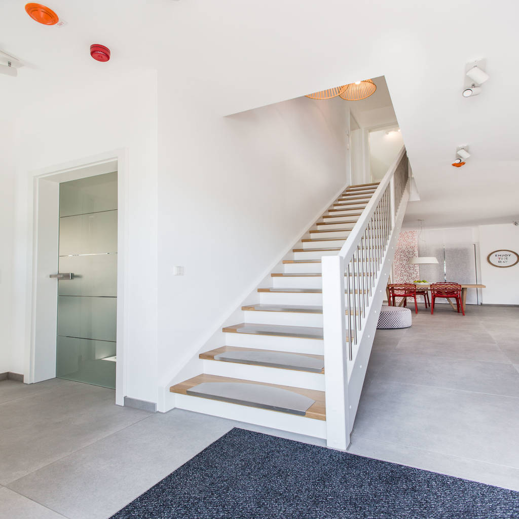 Koridor Tangga Modern Oleh Massa Haus Gmbh Modern Homify