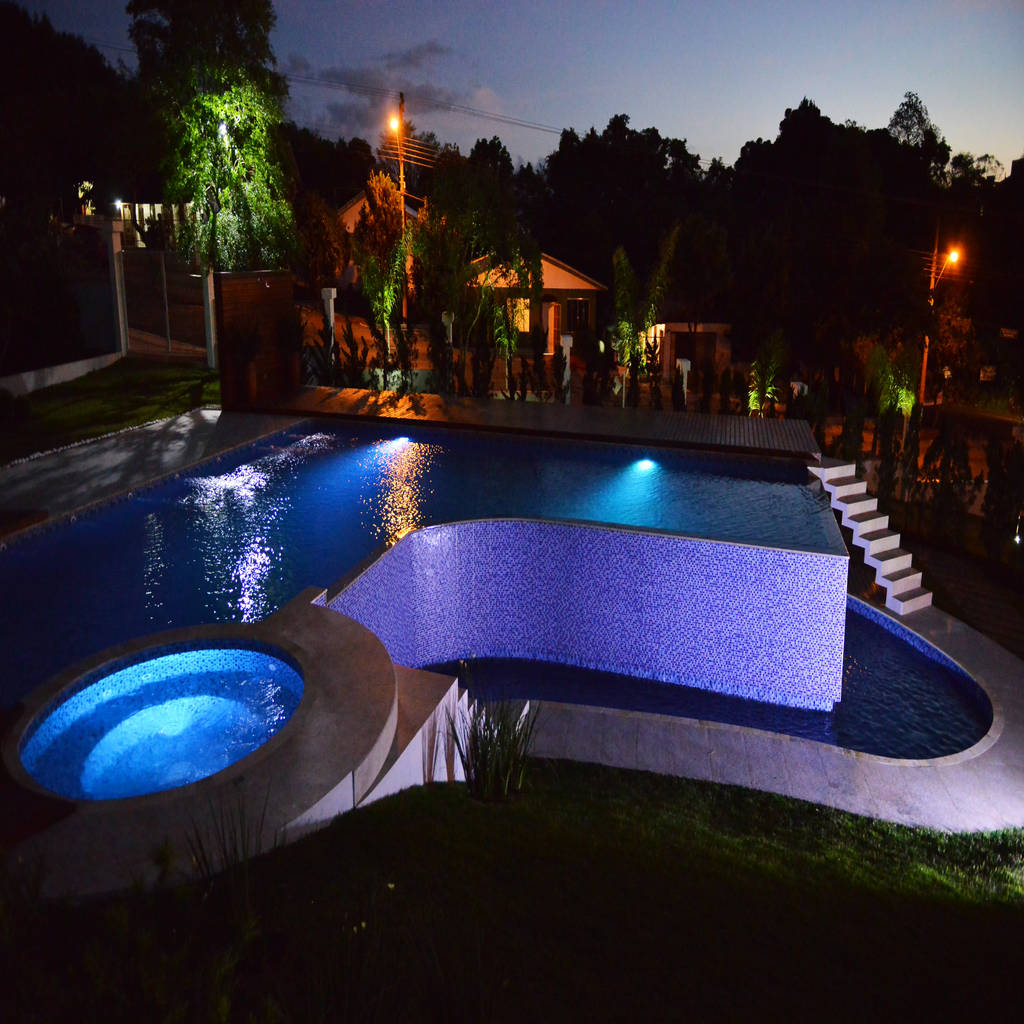 Piscina Borda Infinita E Luzes Marcia Pilz Arquiteta E Urbanista Piscinas Classicas Homify