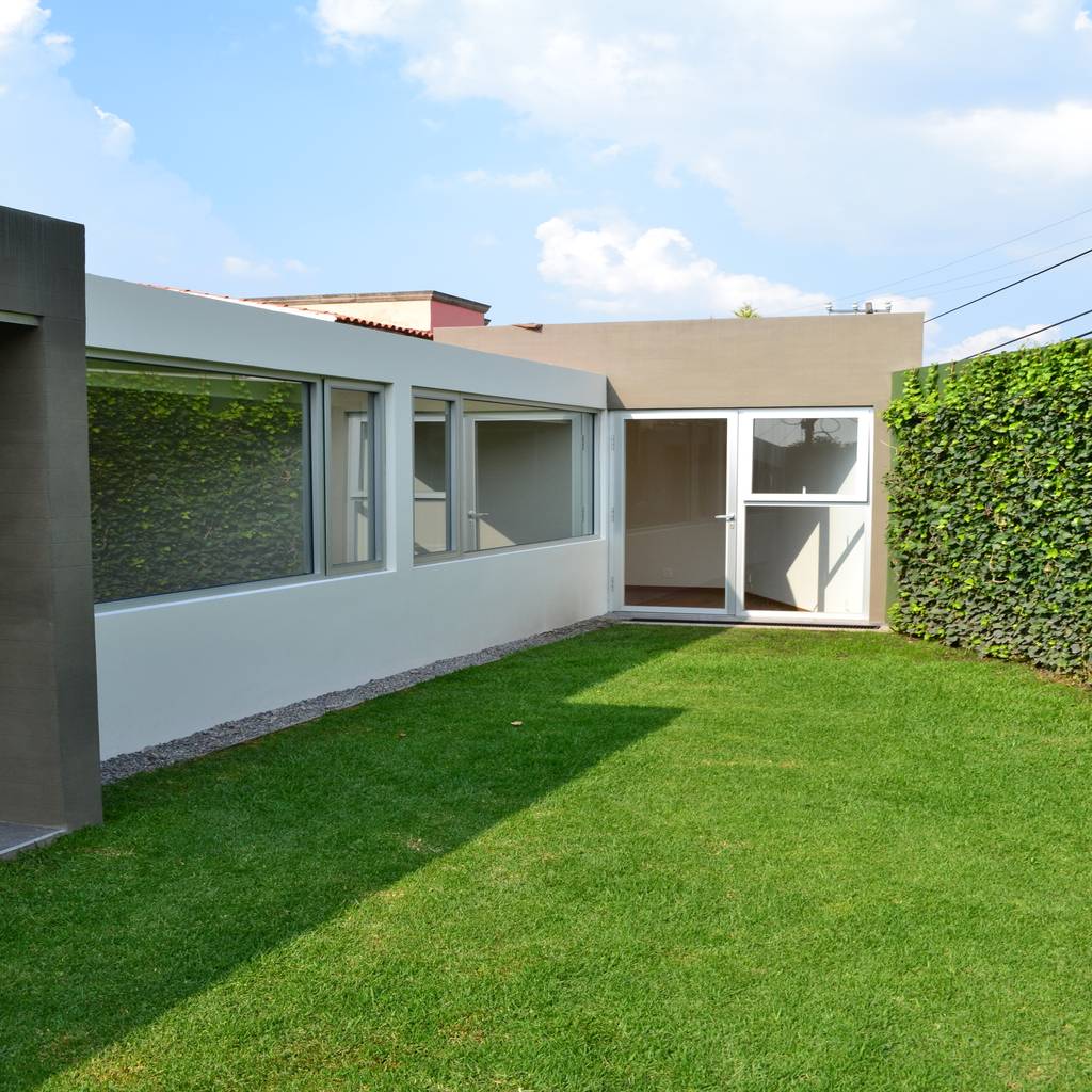 Lomas de tecamachalco casas modernas de h + m arquitectos ...