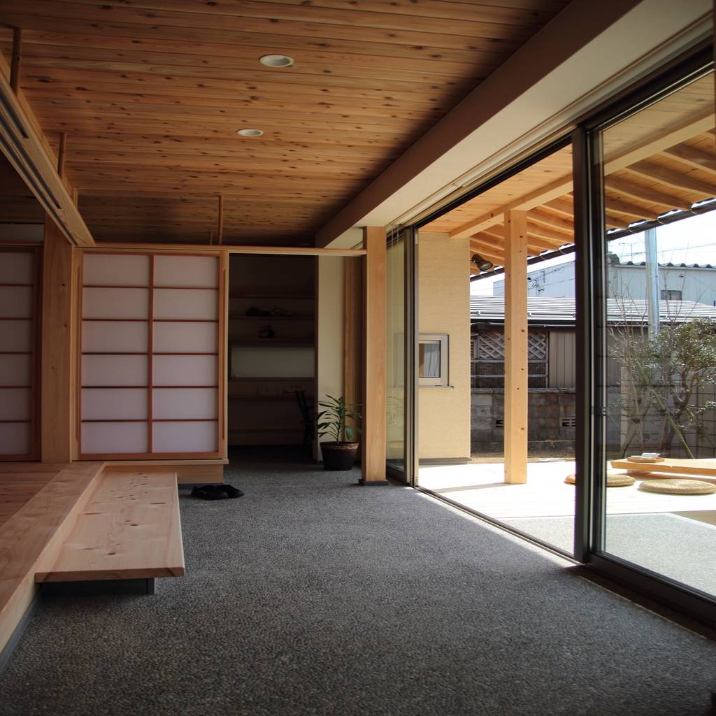 「土間のある小さくて広い家」 和風デザインの テラス の 尾脇央道（重川材木店） 和風 homify