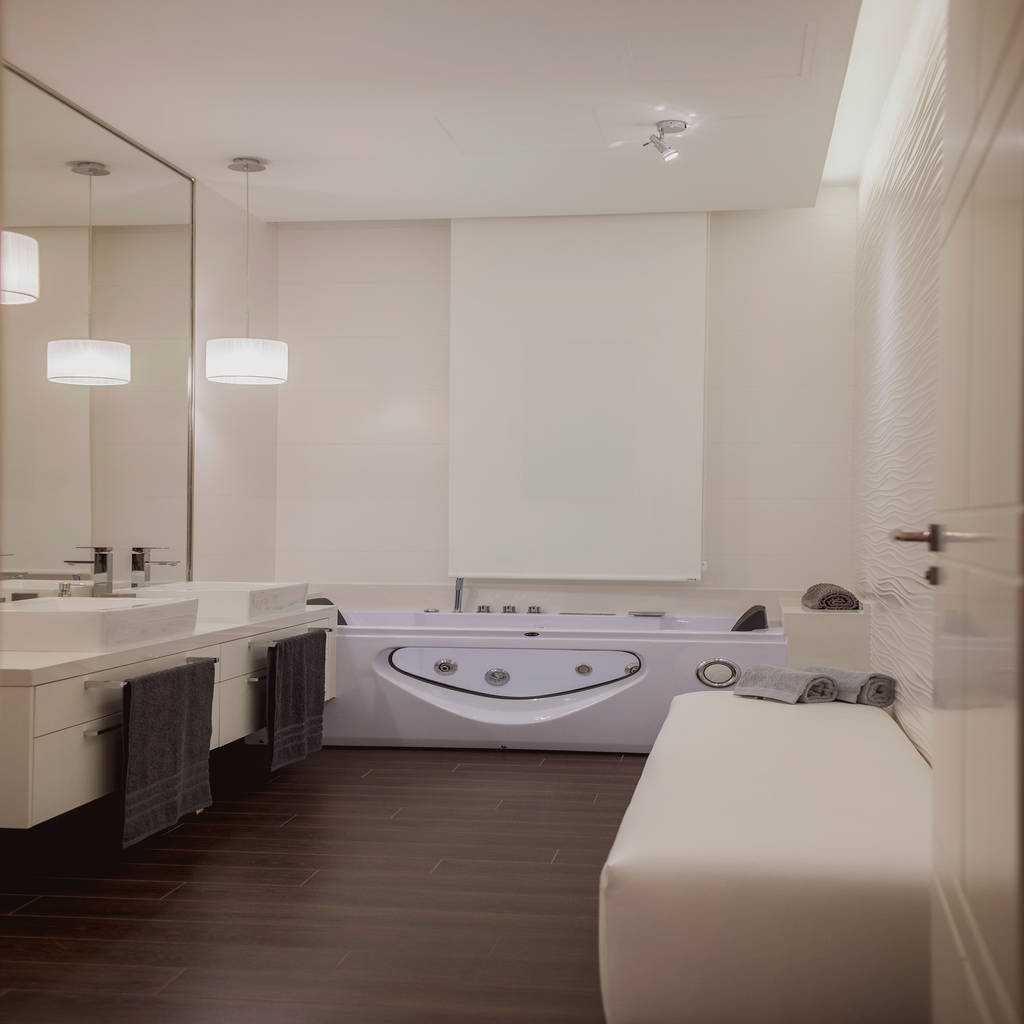 Baños de estilo mediterráneo de senza espacios mediterráneo | homify