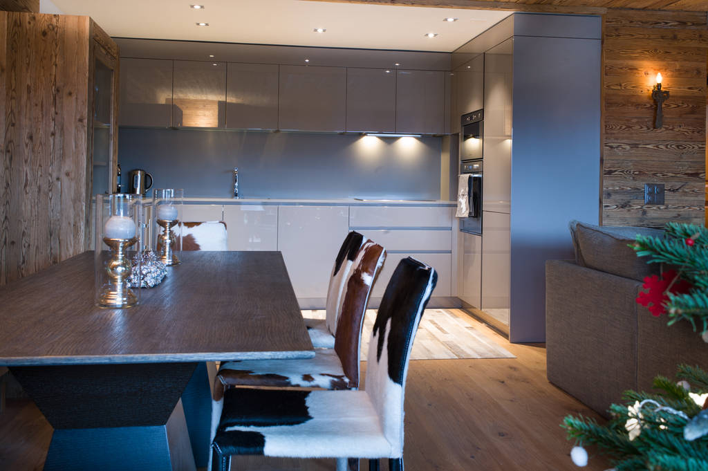 Chalet à crans montana, deerhome | homify