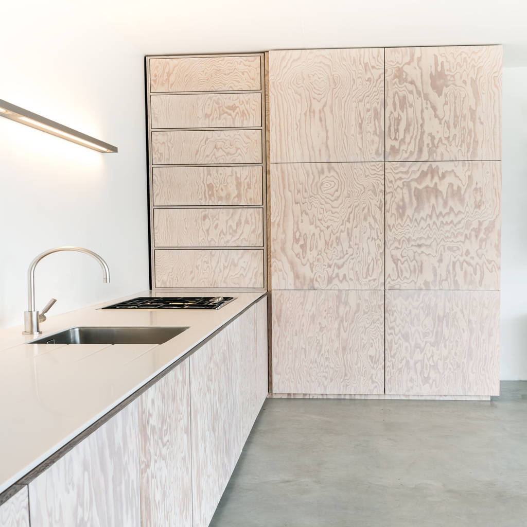Minimalistische küche in seekiefer moderne küchen von der ...
