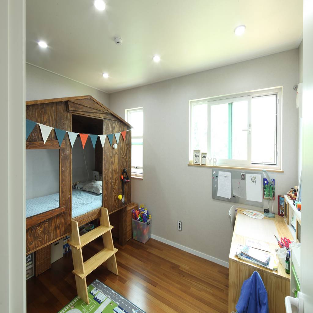 오두막이 있는 아이방 | 호미파이 & homify