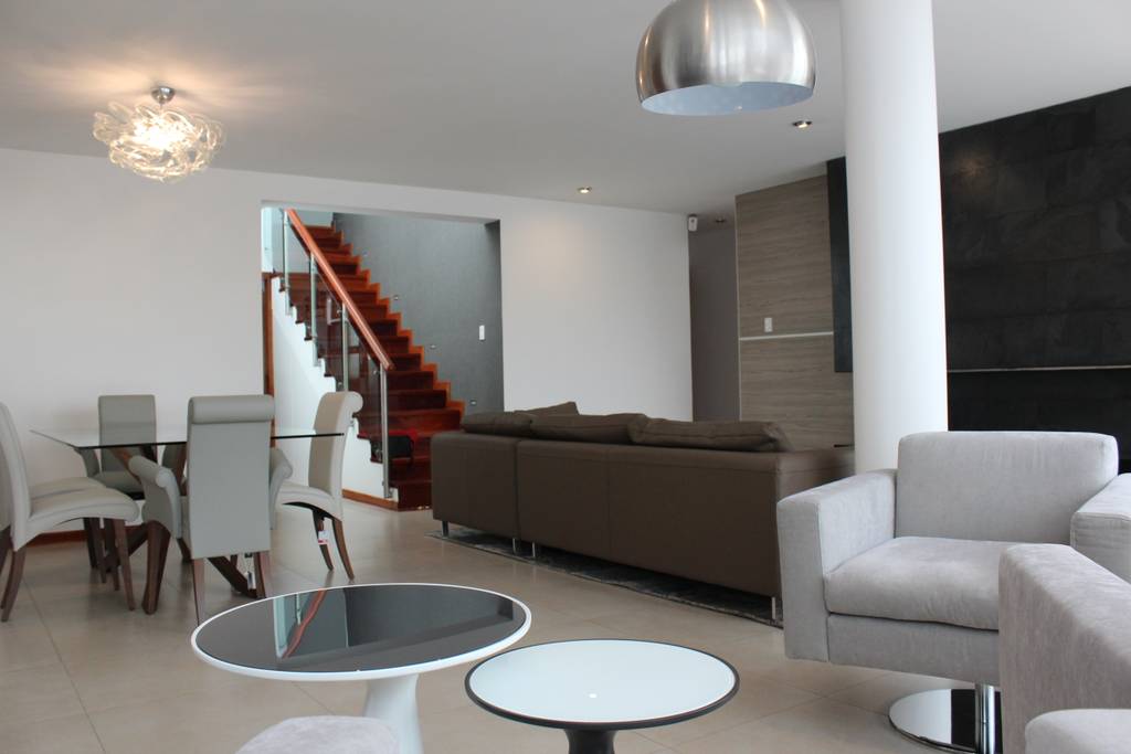 Soluciones técnicas y de arquitectura salas de estar minimalistas