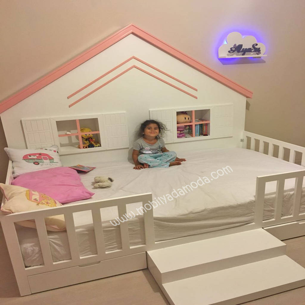 Arkasi Catili Montessori Yer Yatagi Modern Cocuk Odasi Mobi Lyada Moda Modern Ahsap Ahsap Rengi Homify