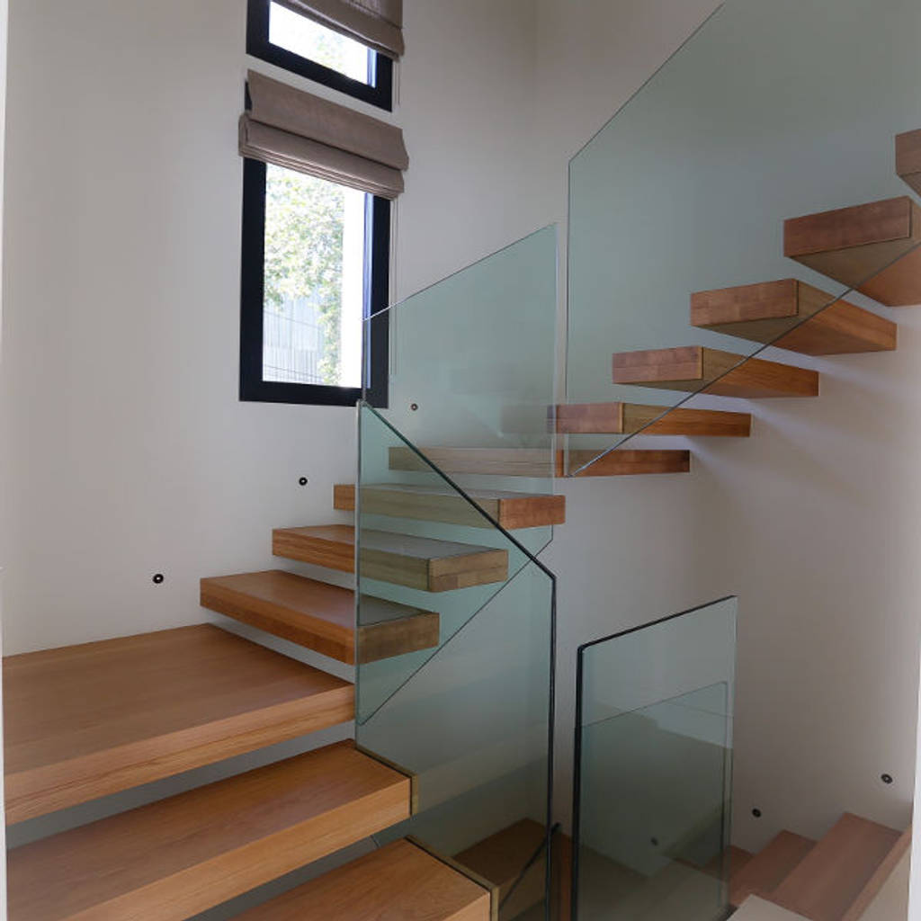 Escalier marche en porte à faux couloir, entrée, escaliers modernes par passion escaliers