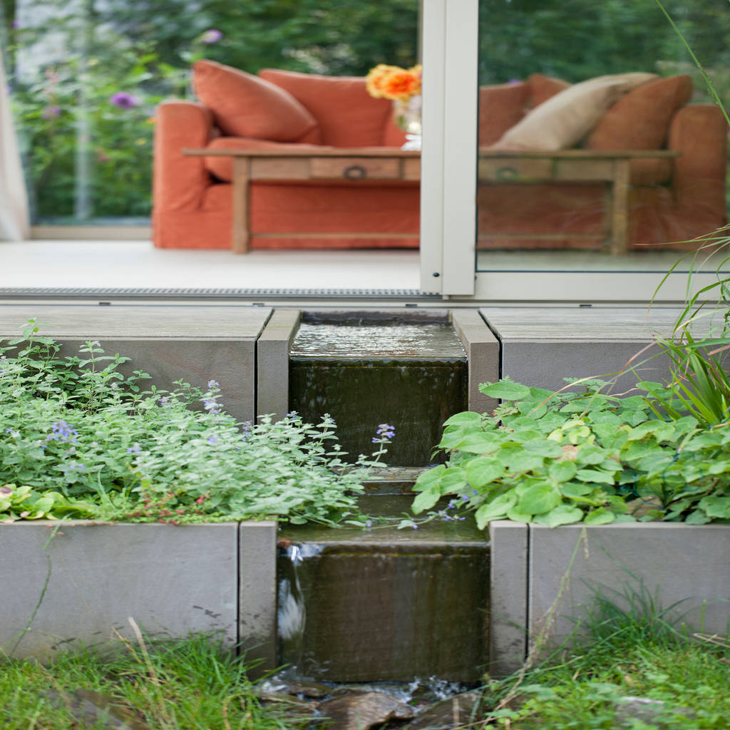 Wasserlauf Gefasst In Grauwacke Moderner Garten Von Raum 4 Die Meisterdesigner Modern Homify