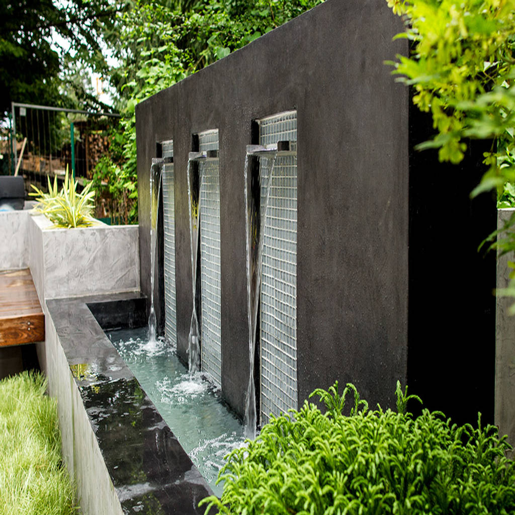 Moderne Terrasse Mit Wasserfall Sitzbank Und Treppenstufen