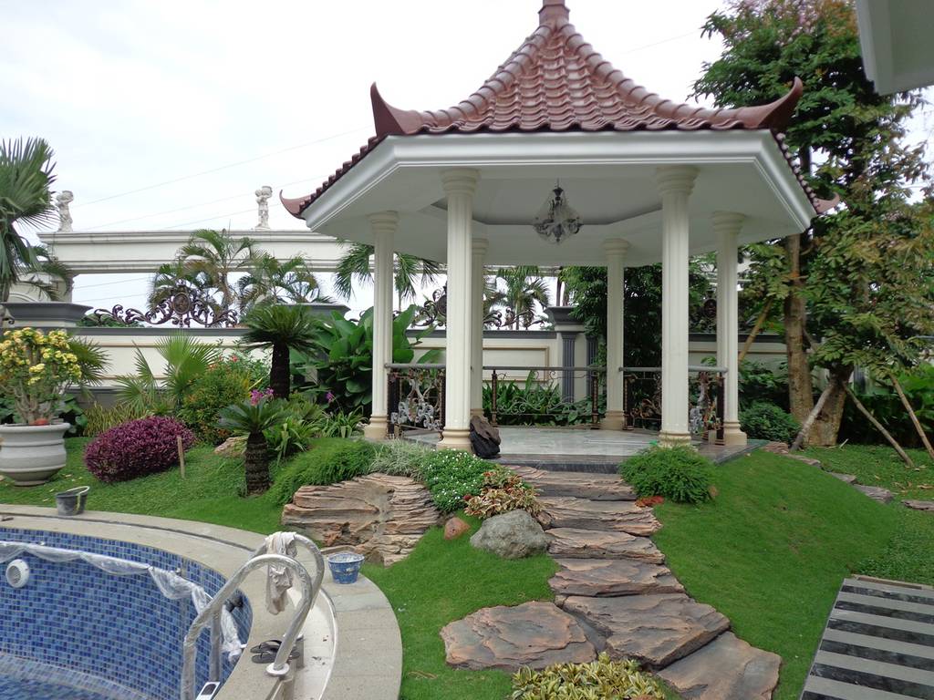 Taman photos: taman minimalis  homify