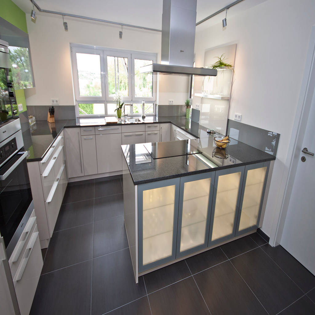 Küche mit naturstein arbeitsplatte rossittis gmbh moderne küchen granit