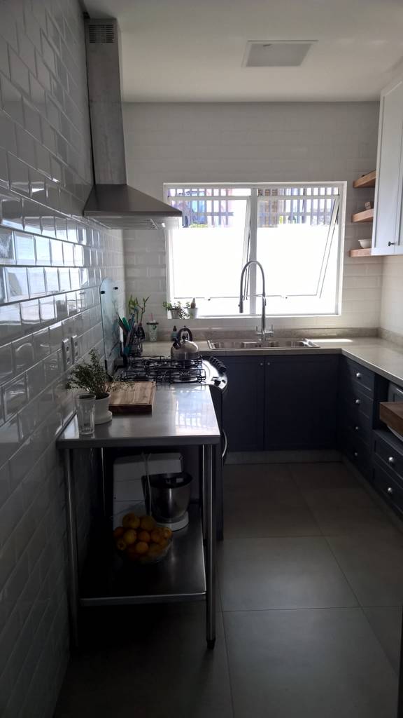 bancada-m-vel-em-inox-m-vel-coordenado-homify