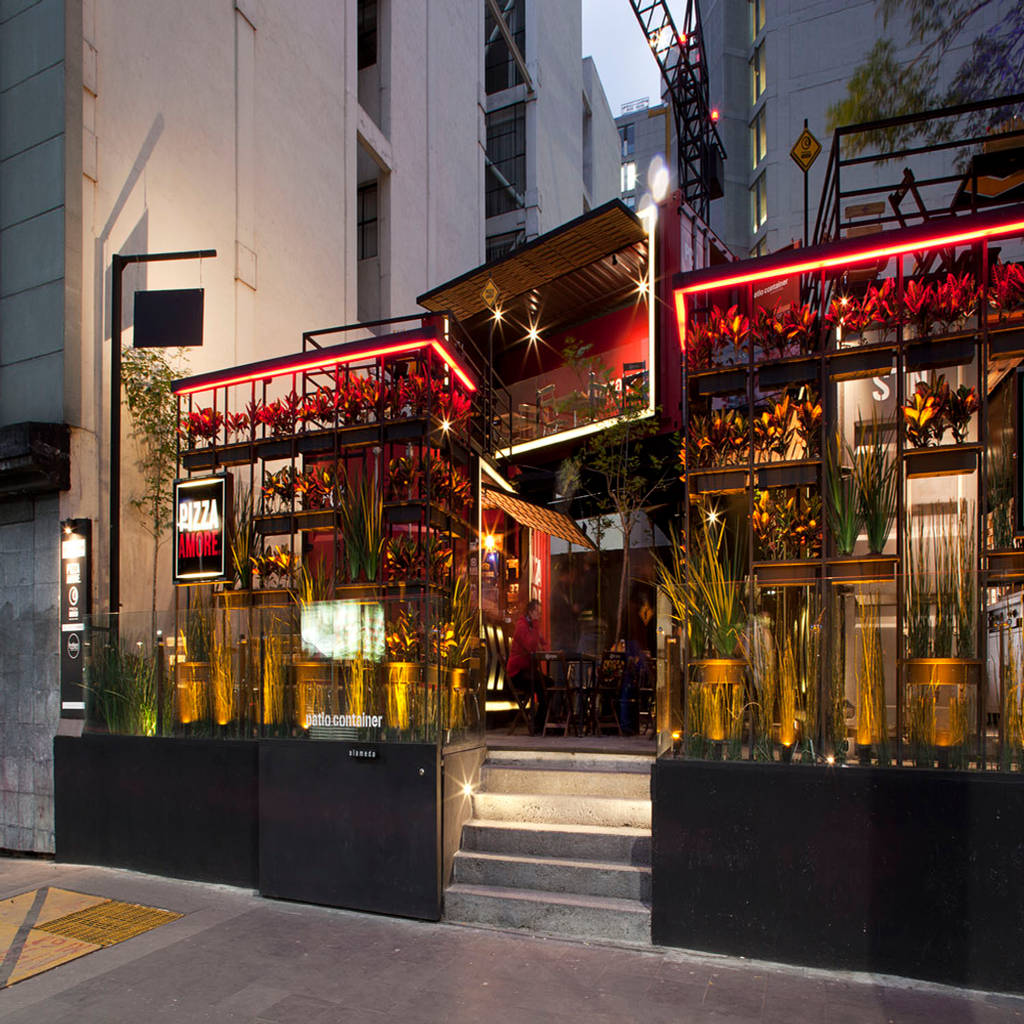 Patio container, boutique de arquitectura (sonotectura + refaccionaria