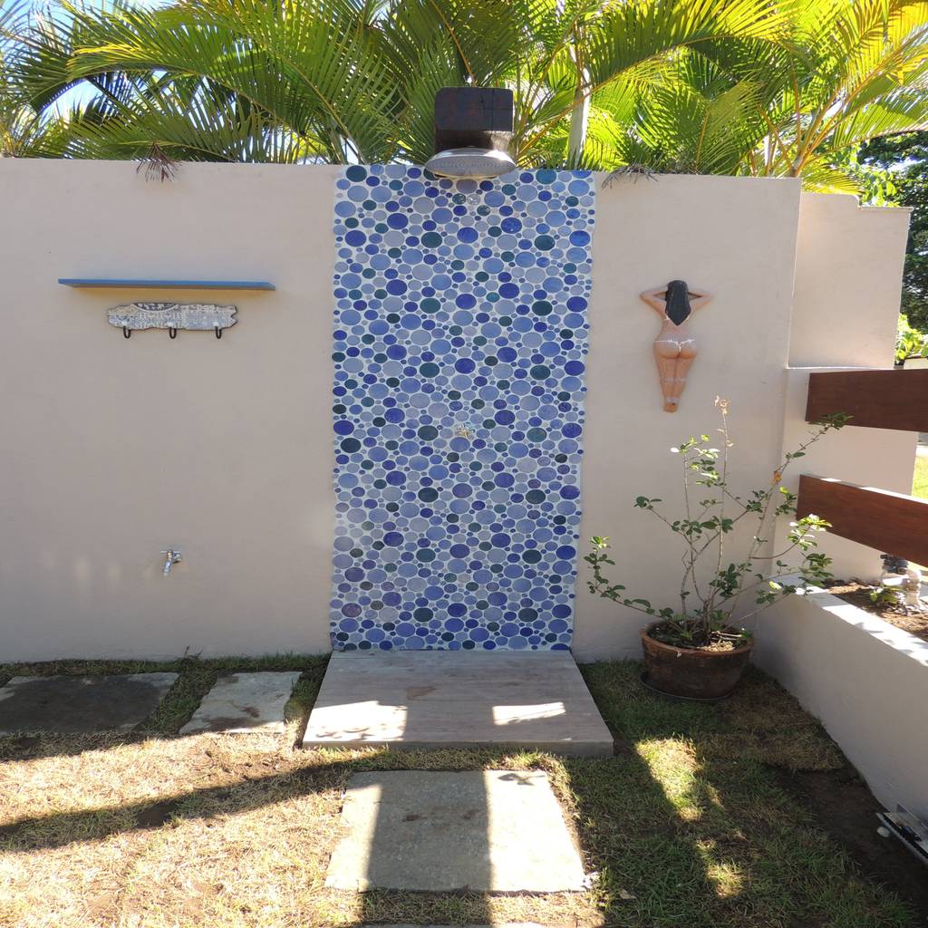 Chuveiro Externo Luciana Simoes Fernandes De Oliveira Piscinas Rusticas Homify