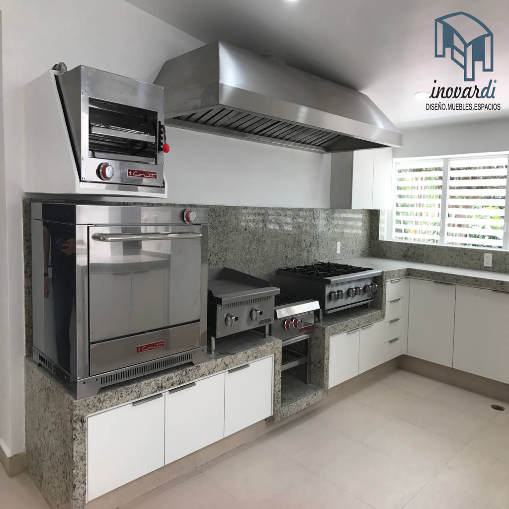 Cocina y campana inovardi muebles de cocinas madera blanco | homify