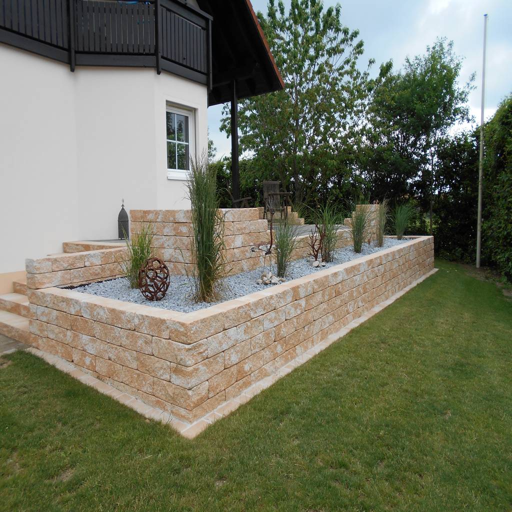 Abstützungen, gabionen, natursteinmauer mediterraner