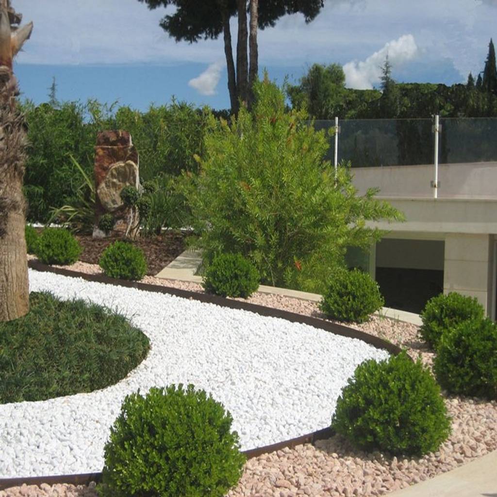 Giardino mediterraneo _ catania arch. giuseppe barone _ studio di ... - Foto Di GiarDino In Stile MeDiterraneo E Di Colore Bianco Arch Giuseppe Barone   StuDio Di Architettura Tutela Del Paesaggio