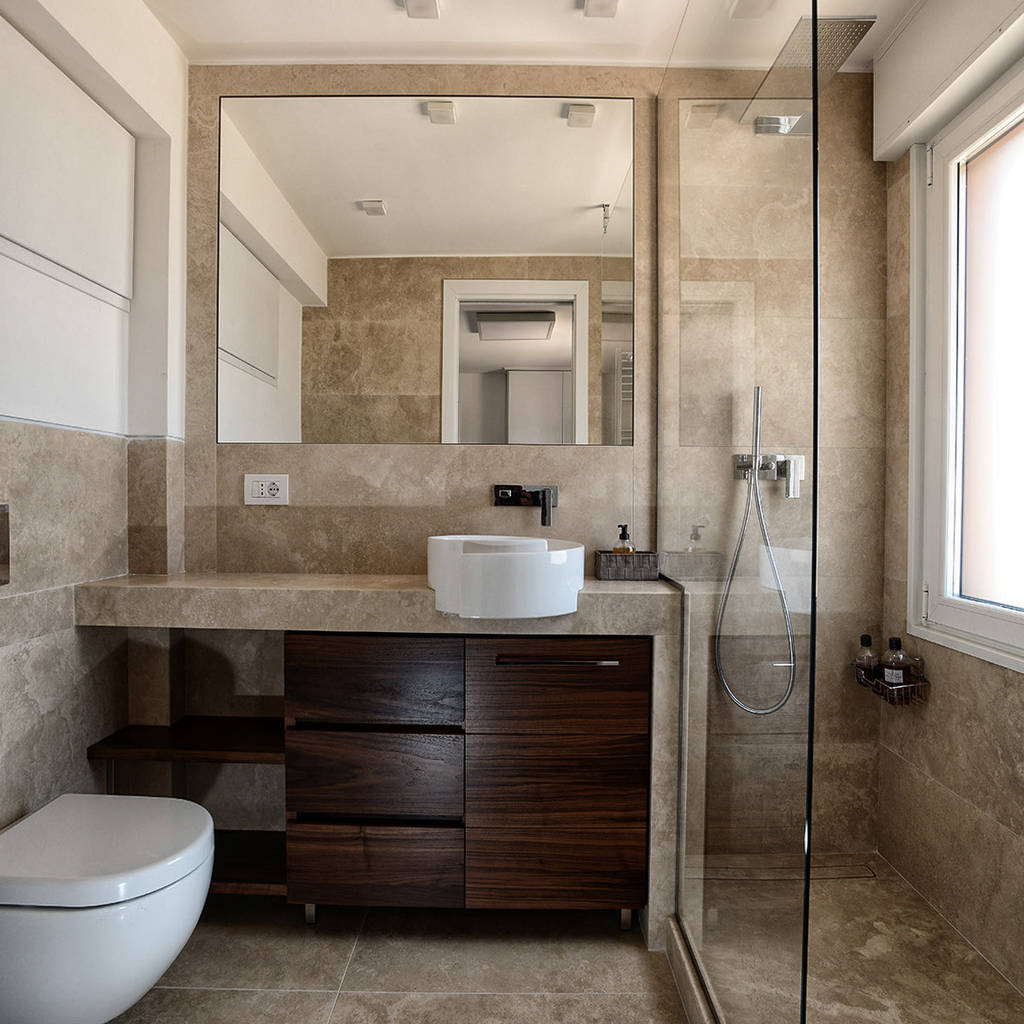 Lavorazioni in marmo bagno in stile di architetto letizia for Idee casa minimalista