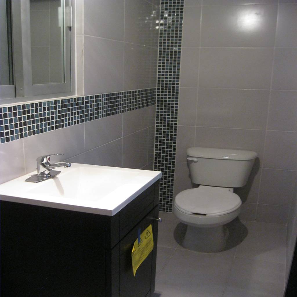 Remodelación de baño fixing baños modernos azulejos gris | homify