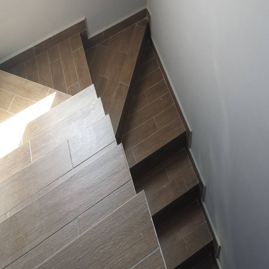 Escaleras daniel teyechea, arquitectura & construccion escaleras | homify