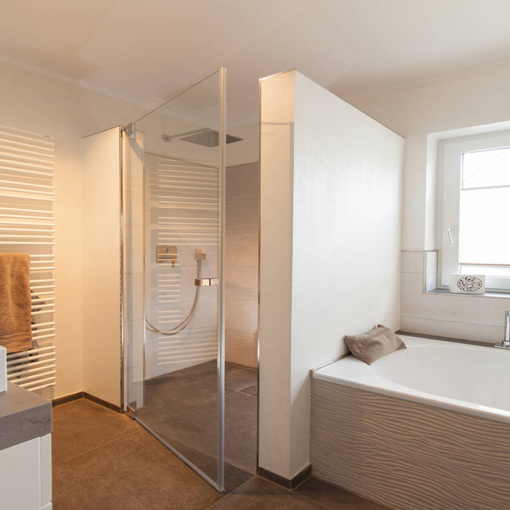 Profi Bad Nrw 2017 Koch Gmbh Bader Mit Ideen Moderne Badezimmer Fliesen Mehrfarbig Homify