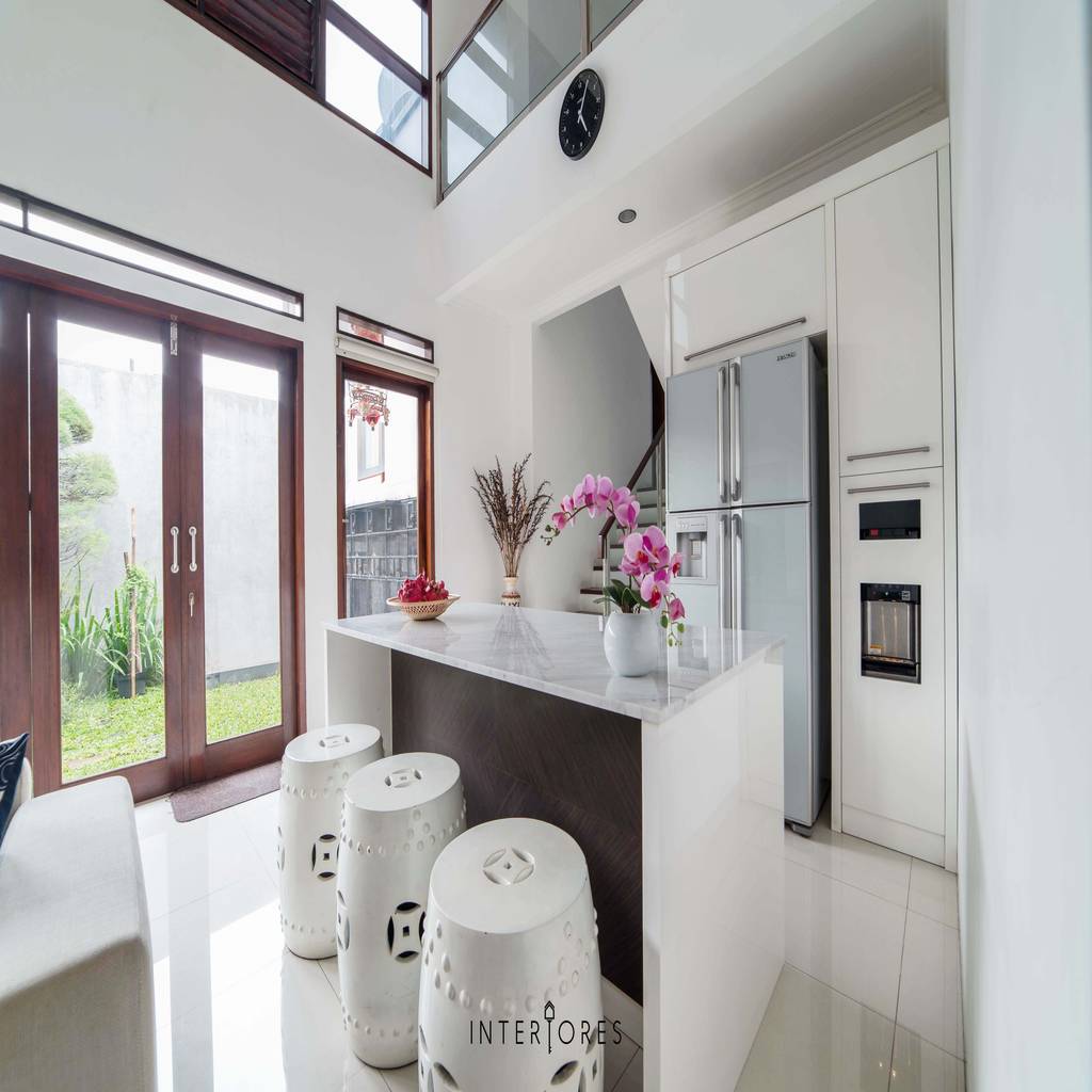 Dapur bersih dapur modern oleh interiores - interior consultant & build
