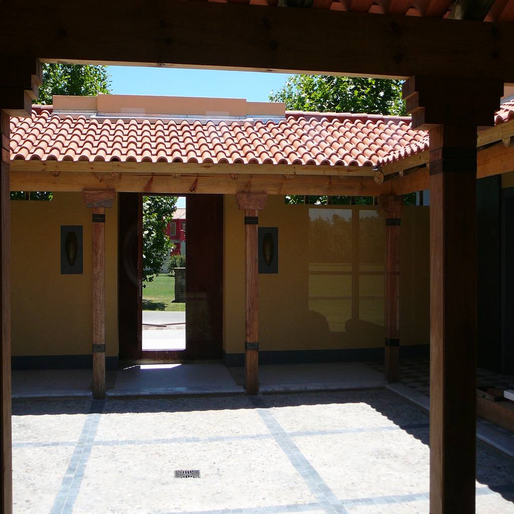 Patio de acceso a la casa homify