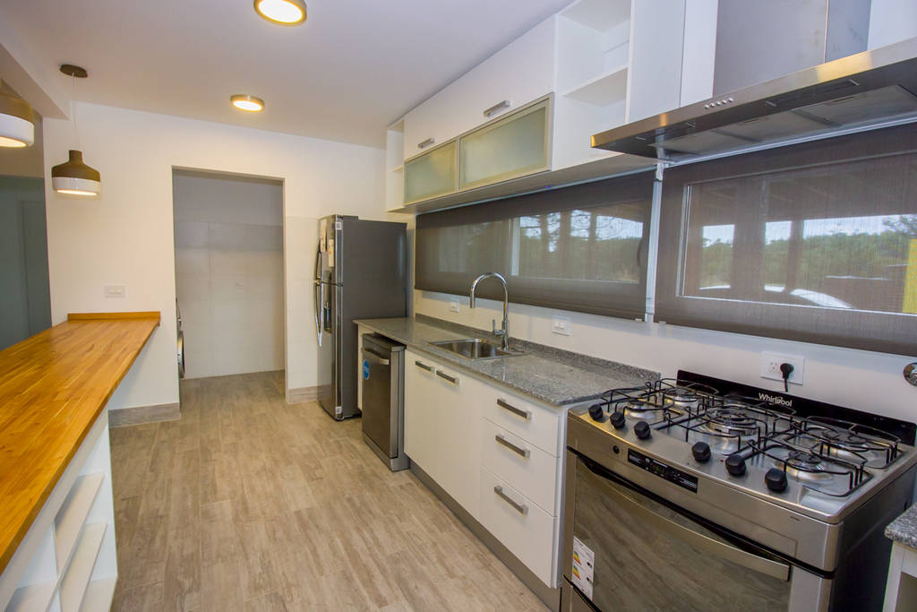 Casa modular en el barrio de costa esmeralda cocinas modernas: ideas