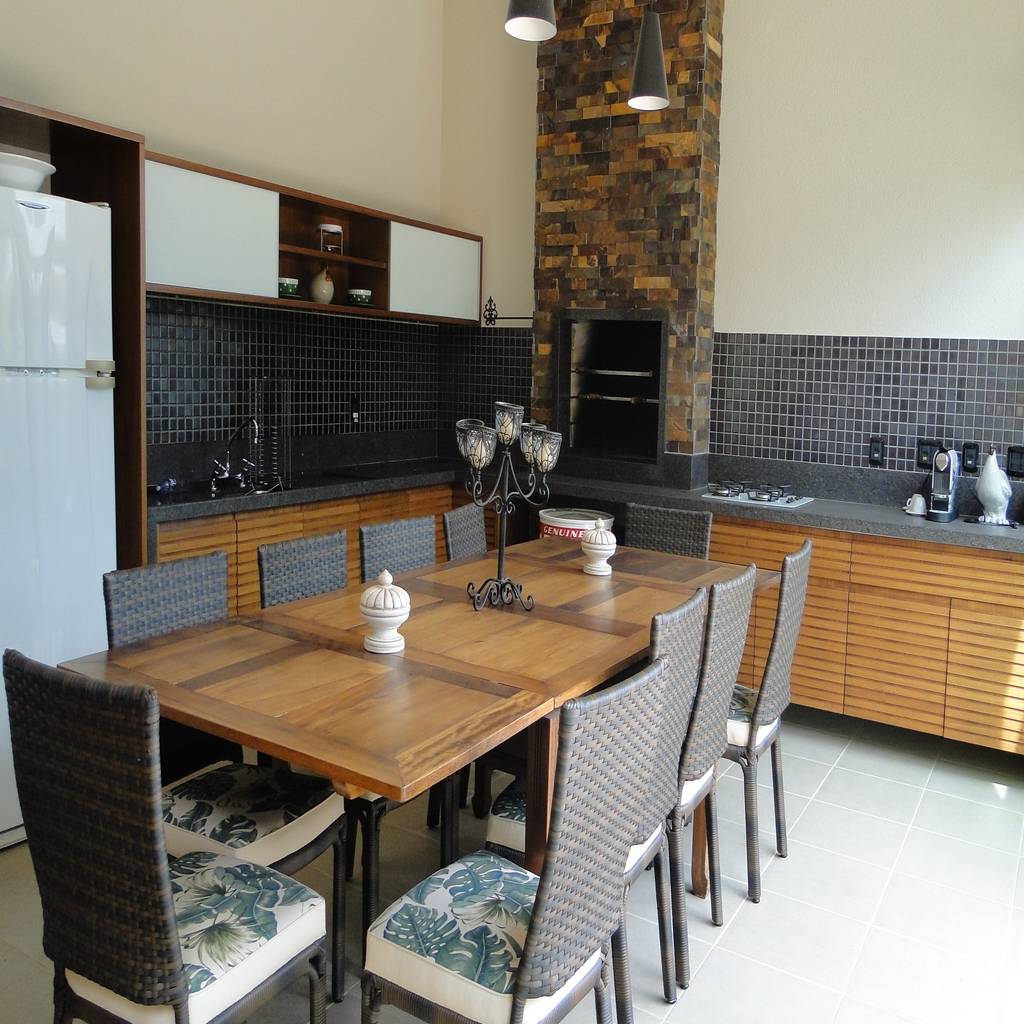 Modern Kitchen By Erlon Tessari Arquitetura E Design De Interiores