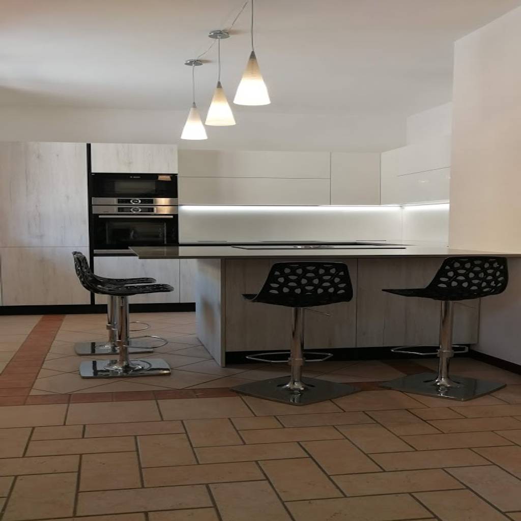 Cucina rovere bianco e laccato bianco cucina moderna di ...