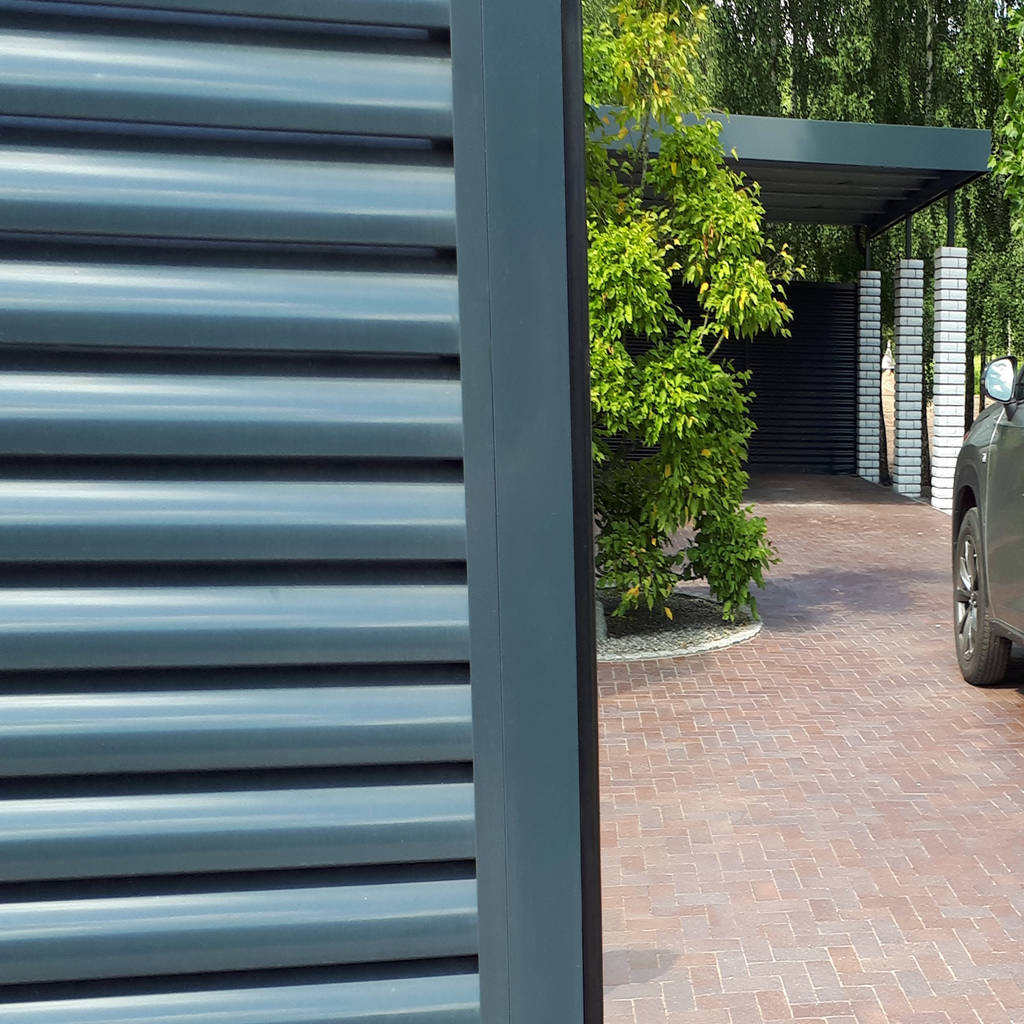 Modernes Carport Mit Passender Toranlage Moderne Garagen