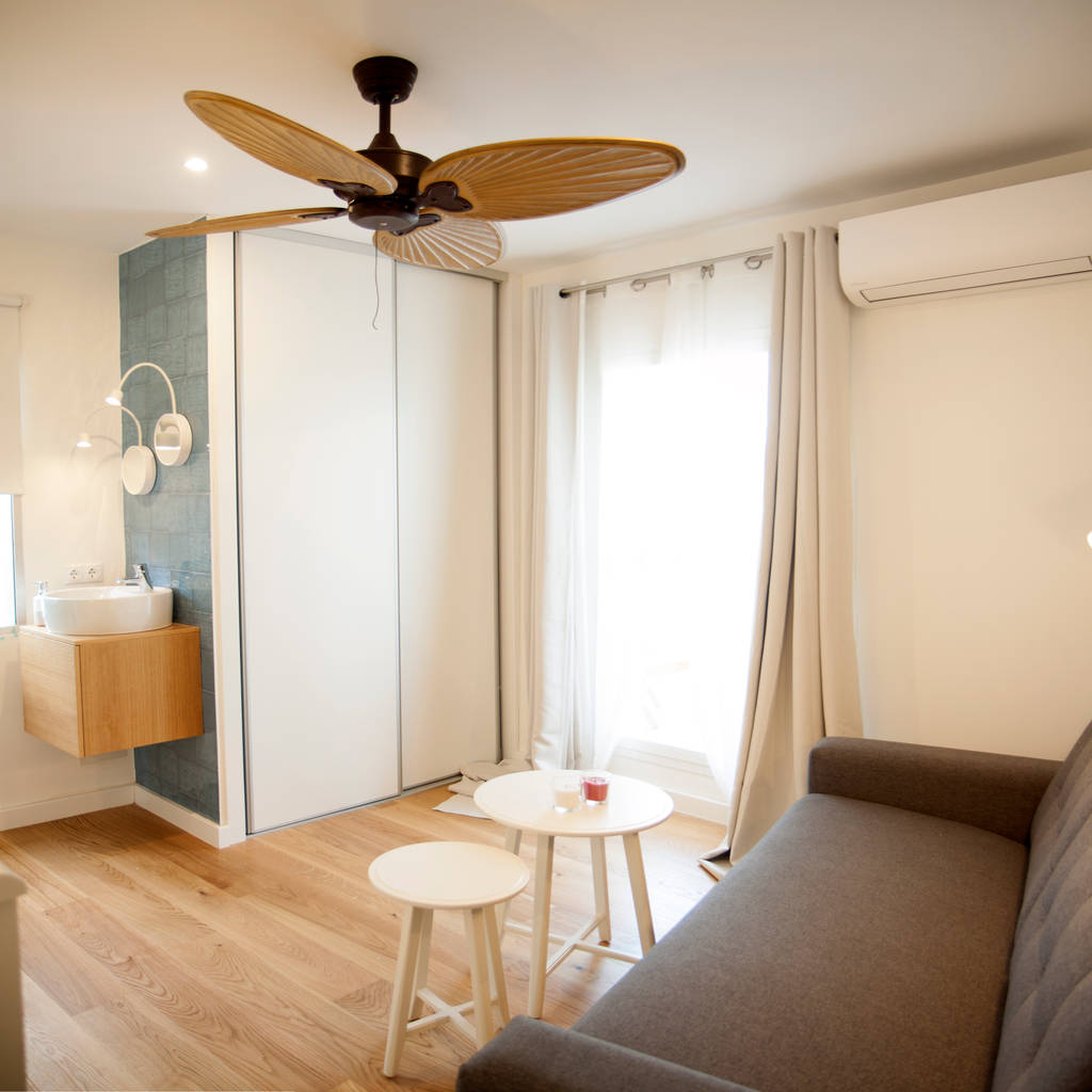 Habitación de invitados multifuncional salas multimedia de estilo