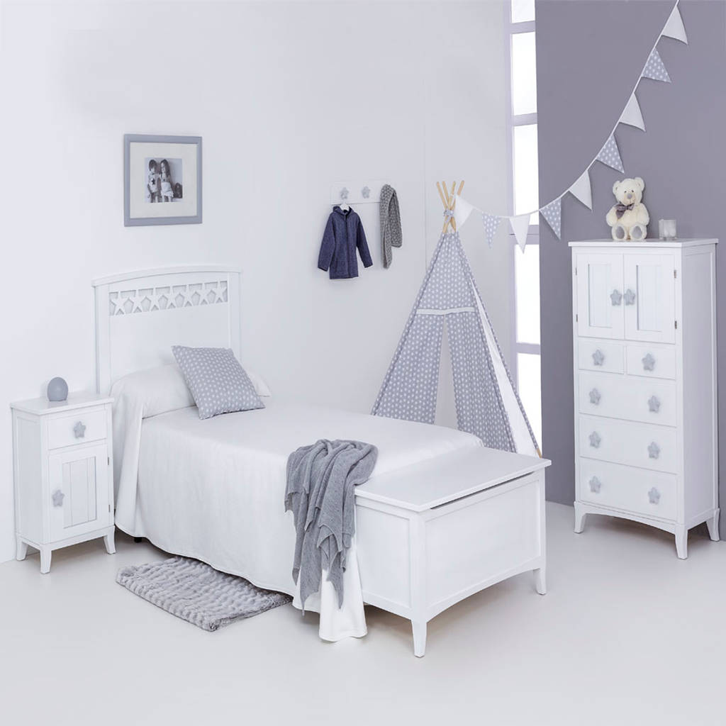 Dormitorio infantil estrellas. modelo cabecero bainba.com mobiliario