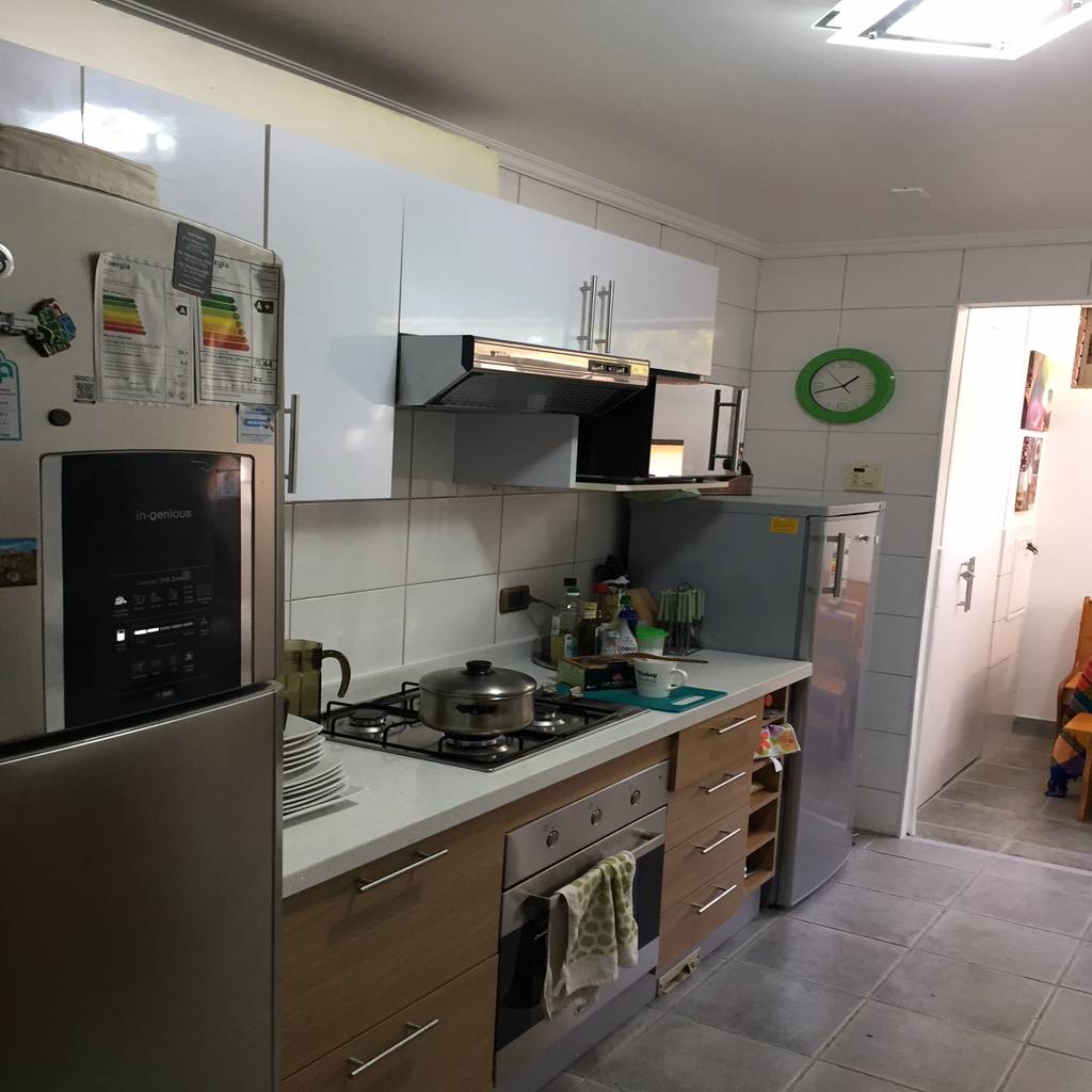 Muebles con nuevas puertas y cubierta esarca cocinas de estilo moderno