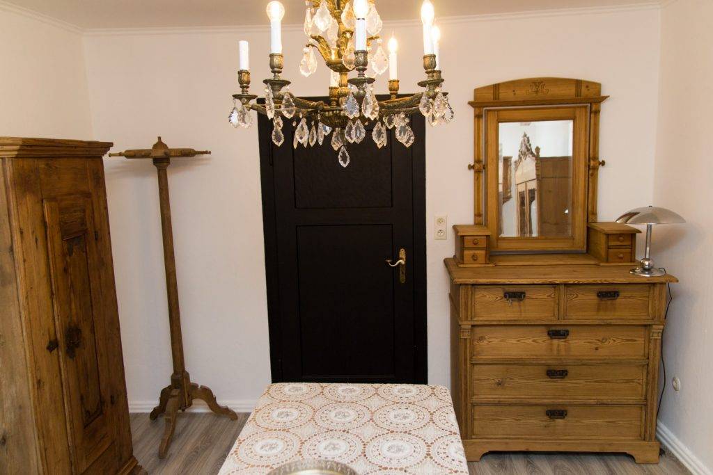 Antike Kommode Wohnzimmer Im Landhausstil Von Antik Karl Landhaus