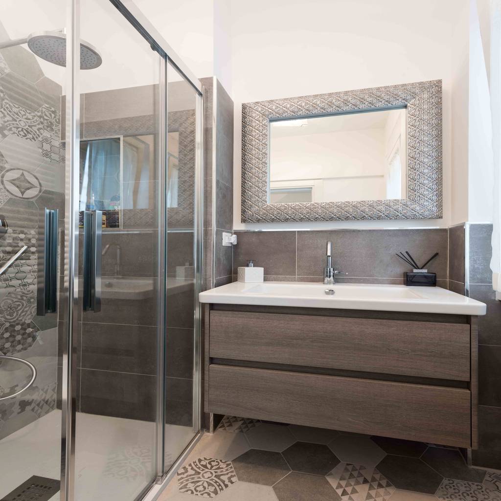 Bagno piccolo bagno moderno di orsolini moderno | homify