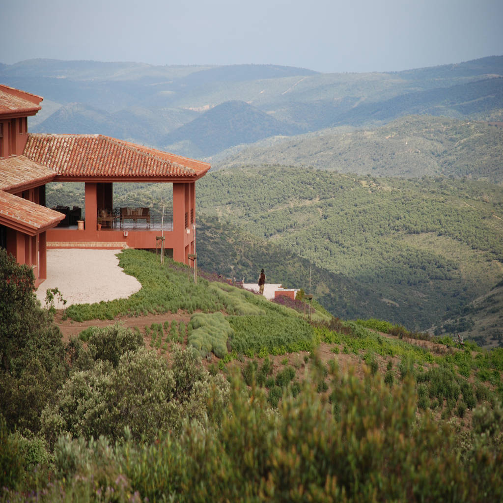 Casa de campo en un enclave natural de lujo otto medem arquitecto