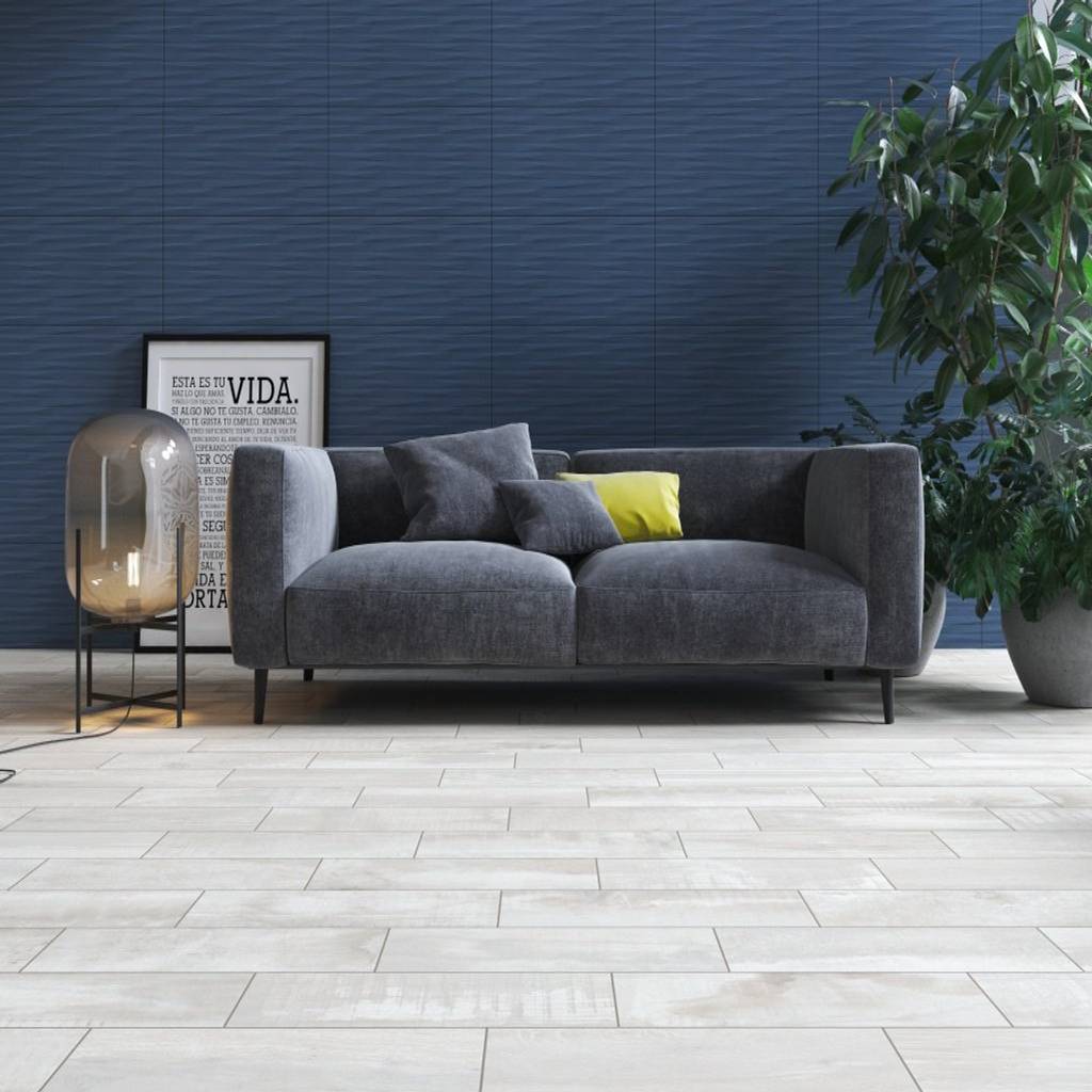 Sala con muro de acento azul salones modernos de interceramic mx