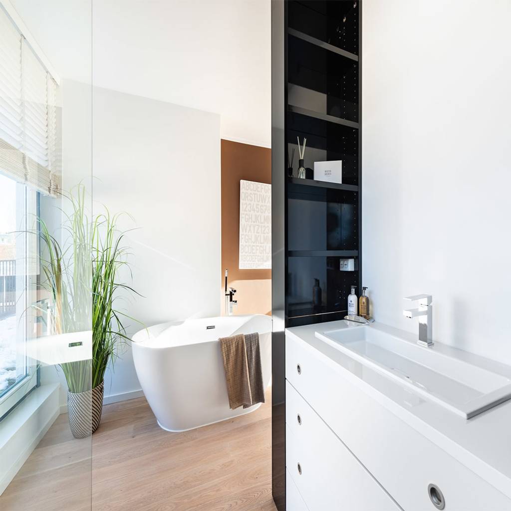 Freistehende Badewanne Skandinavische Badezimmer Von Banovo Gmbh